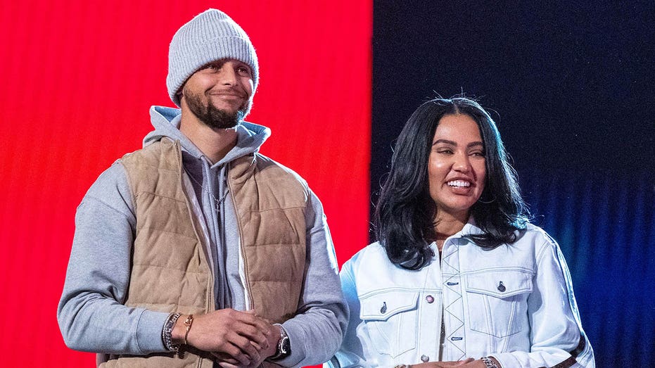 Ayesha Curry dan Step Curry 