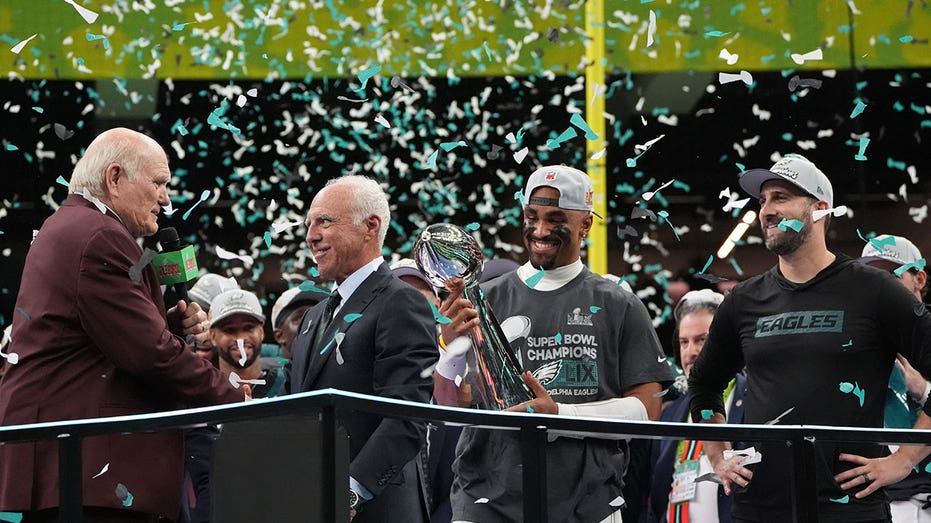 Eagles win Super Bowl