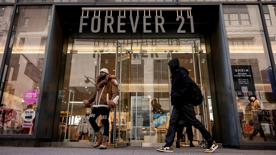 Forever 21 store front