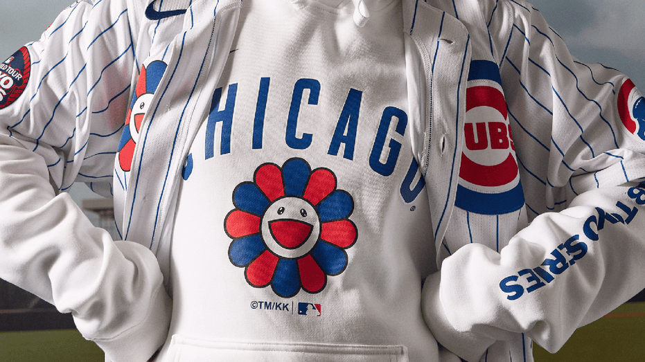 Chicago Cubs sweatshirt