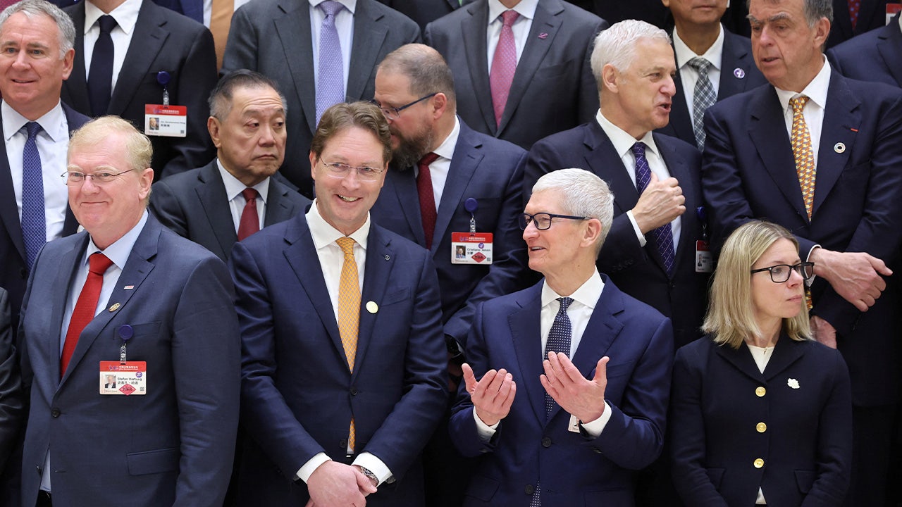 China woos American business leaders amid tariff war with Trump
