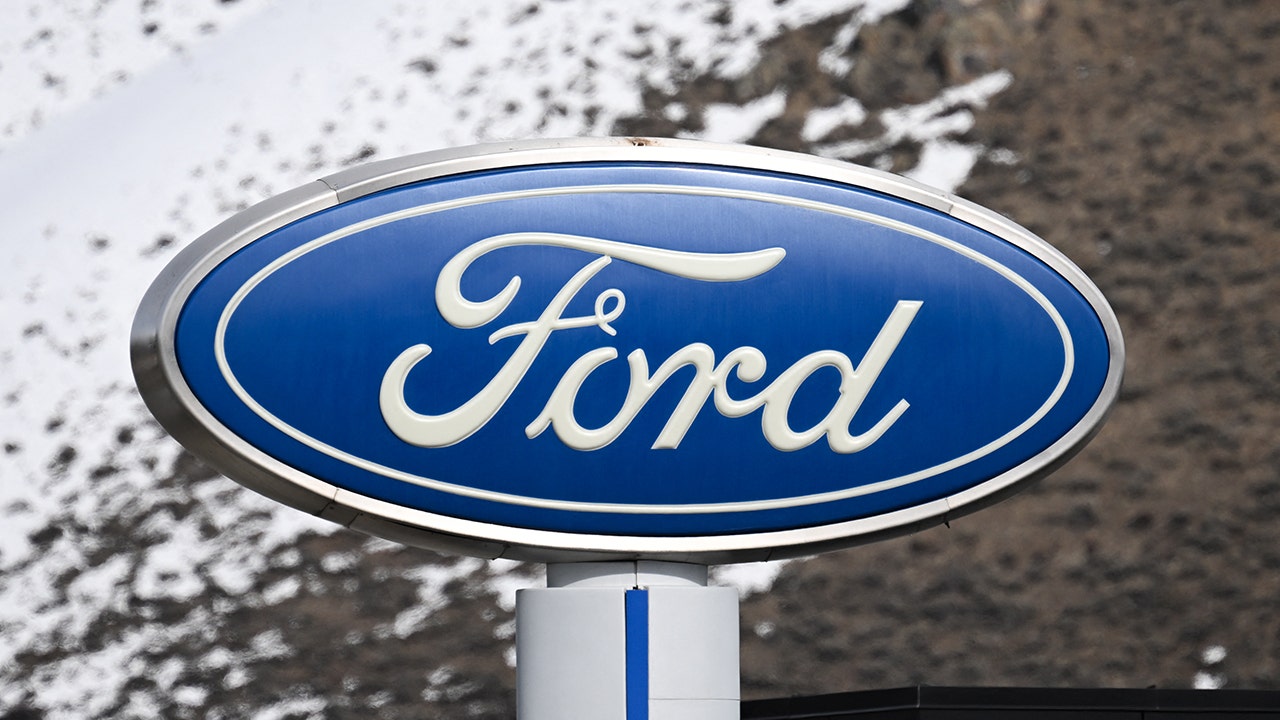 Informes de desplazamiento repentino de Ford F-150 que se investiga