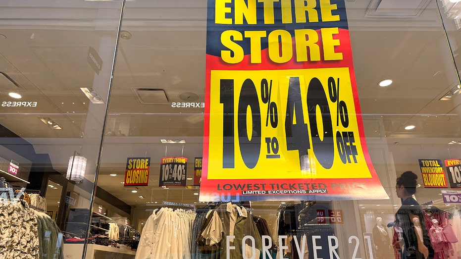 Forever 21 sales of shop closing