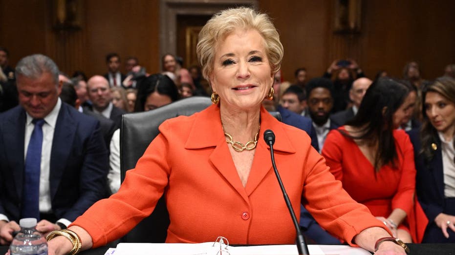 Linda McMahon bersaksi di hadapan Komite Kesehatan Senat, Pendidikan, Tenaga Kerja dan Pensiun 