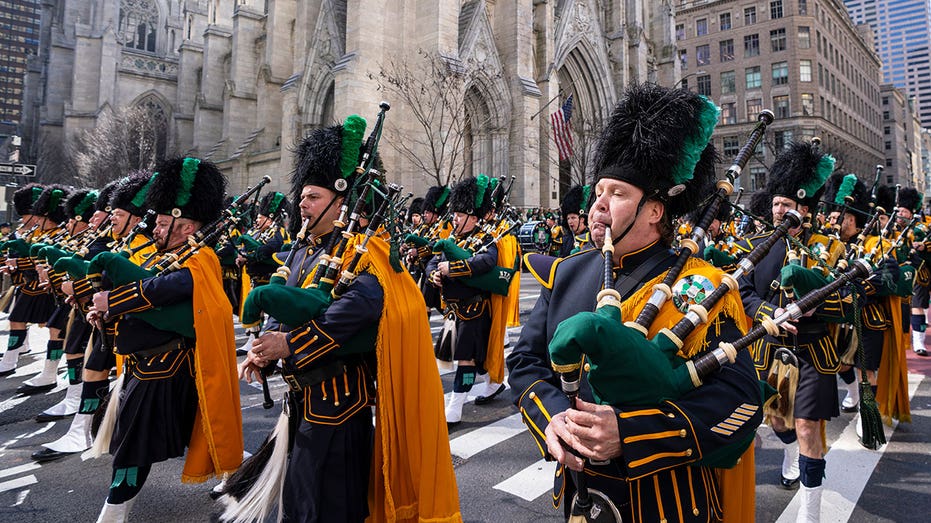 New York, NY - March 16: Participants marching and playing bags in 2024 on March 16, 2024 in 2024 in 2024. (Photo CRAIG T FRUCHTMAN / Getty Images)