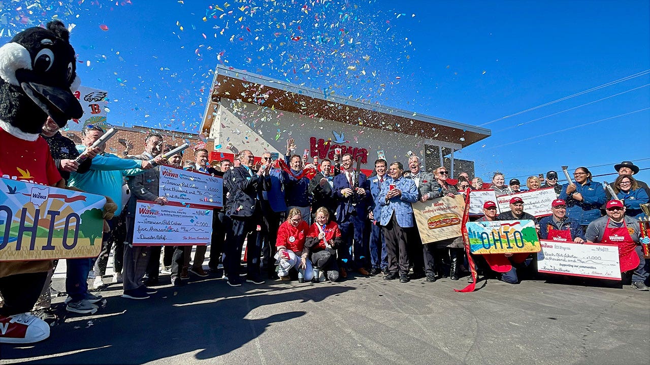 Popular convenience store chain Wawa opens its first Ohio store