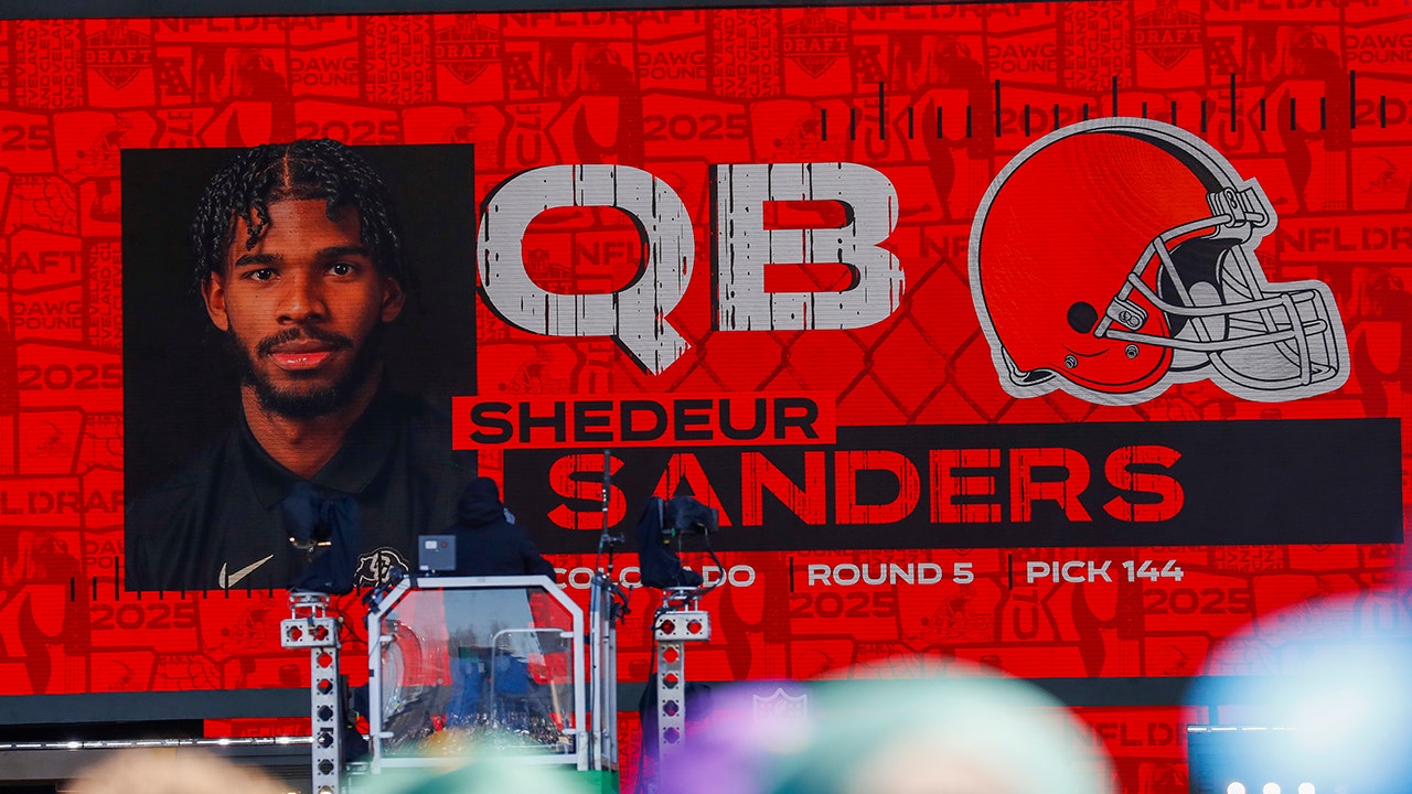 Shedeur Sanders’ Browns jersey is Fanatics’ top online seller of his draft class