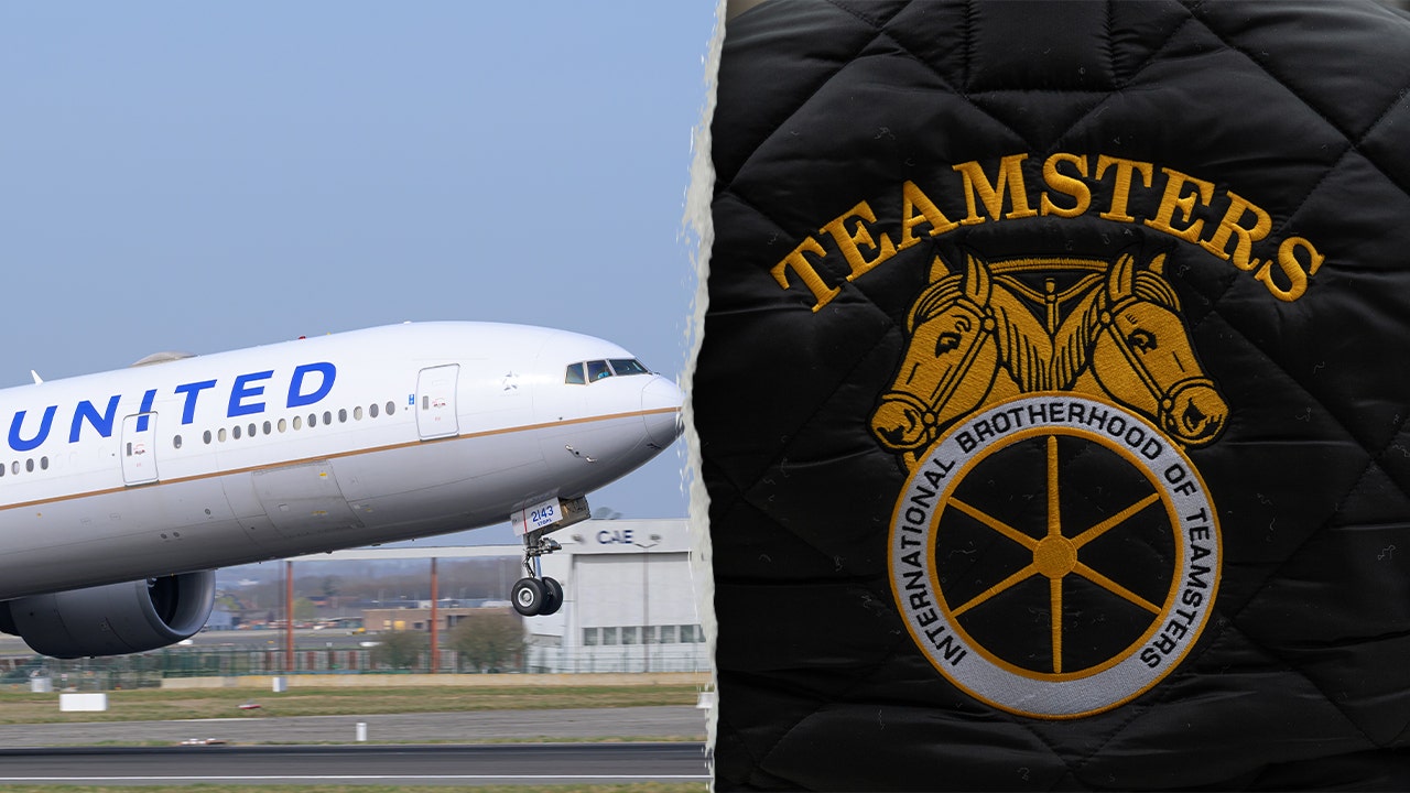 Teamsters launch new billboard campaign blasting United Airlines for ...
