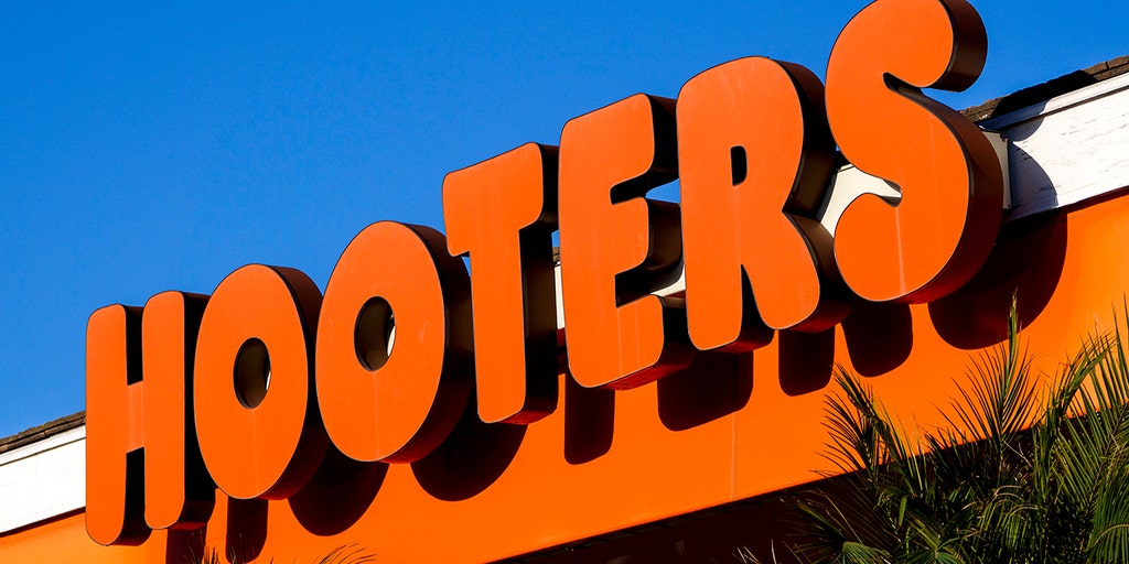 hooters-sign-fl-2025-getty.jpg