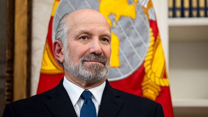 howard Lutnick in ‍the Oval​ Office