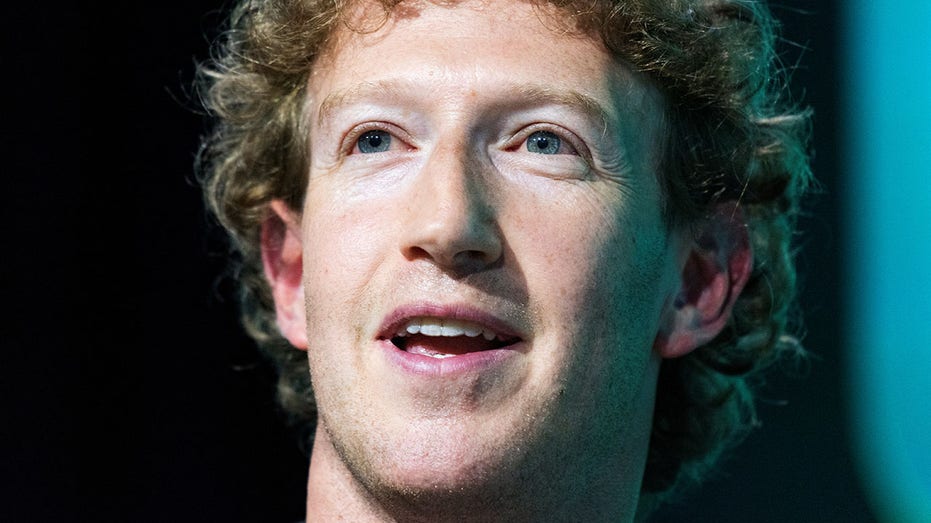 Zuckerberg attends San Francisco tech panel