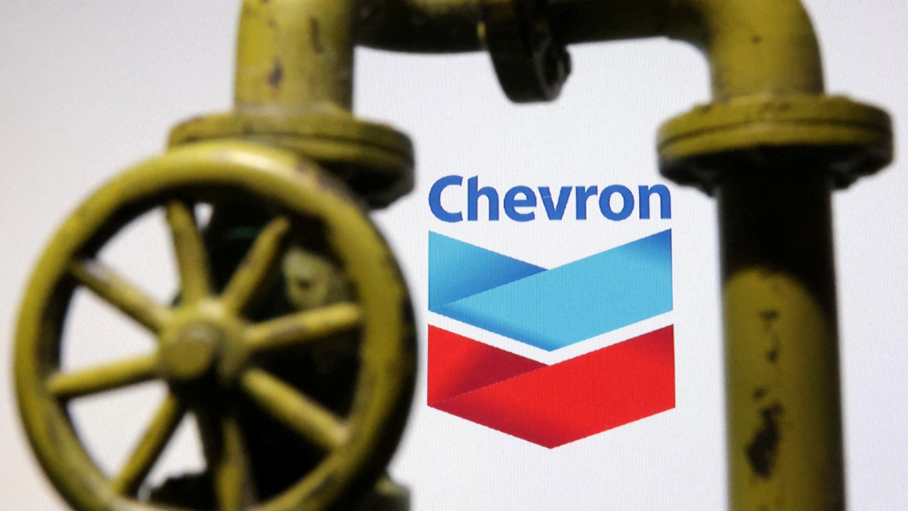Chevron ends Venezuela contracts, but will keep staff in country: report