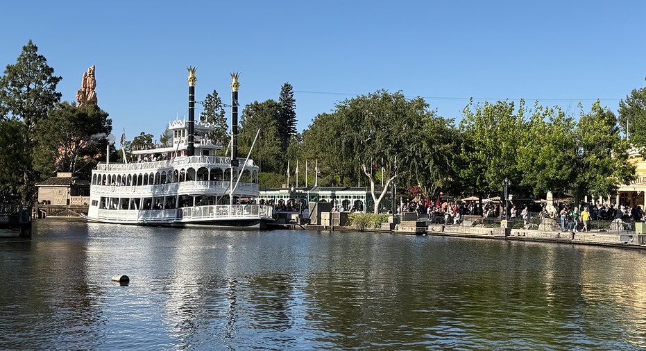 Mark Twain Riverboat Disneyland