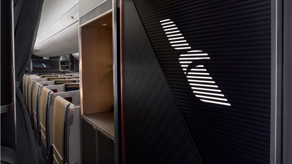 US Airways logo on New Boeing 787-9