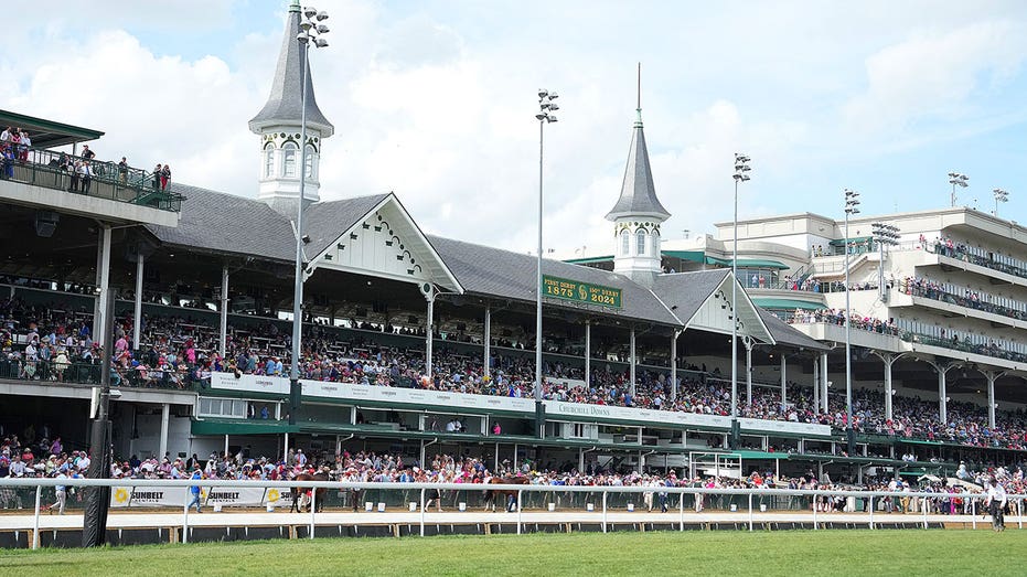 Churchill Downs, the famous twin towers before the fifteenth place of the Kentucky derby on May 4, 2024, in Churchill Downs in Luisville, Kent