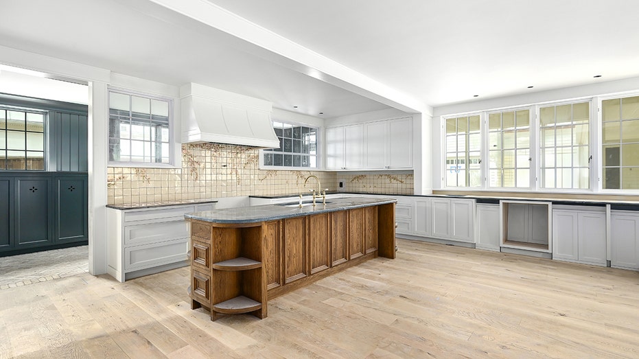 The kitchen features a center island.