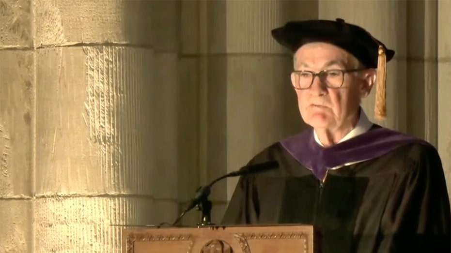 Jerome Powell speaks to students at Princeton