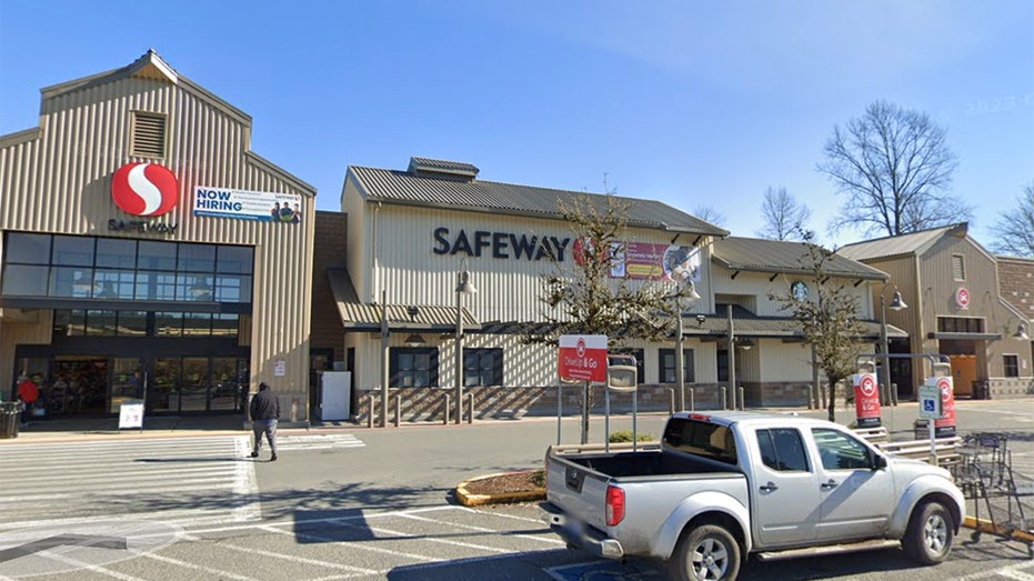 A view of the Safeway in Duvall, WA.