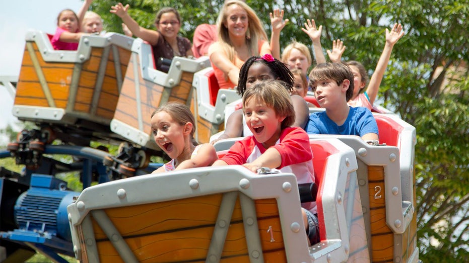 Six Flags America Great Chase ride