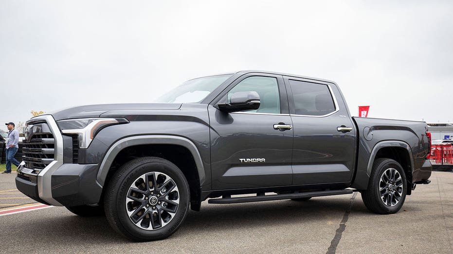 toyota tundra truck