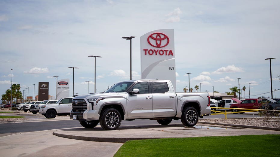 toyota tundra truck
