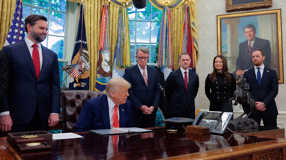 UK PM Starmer phones in to White House