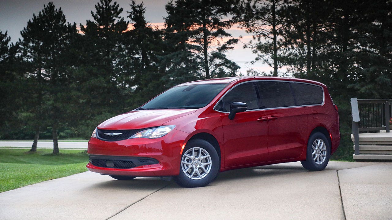 Chrysler recalls more than 250K minivans over potential air bag issue