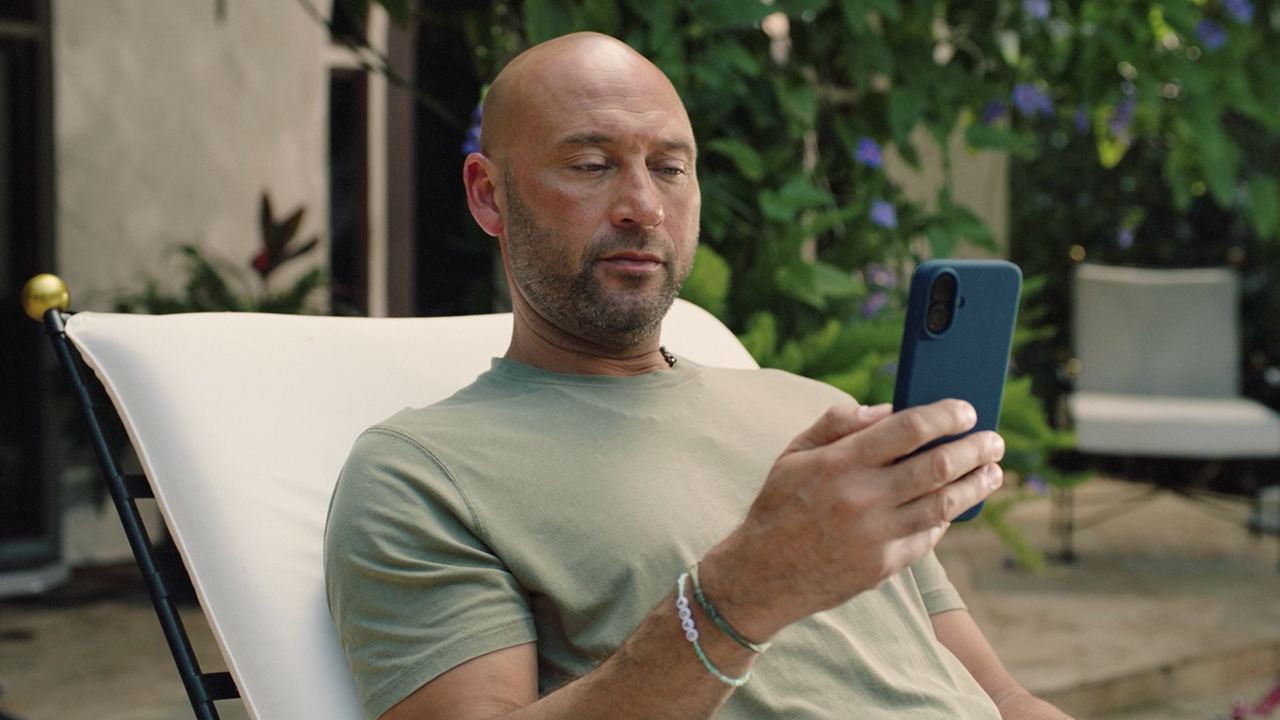 Derek Jeter stars in first commercial for his digital trading card company