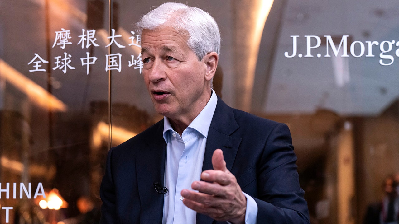 Jamie Dimon says he’s not afraid of China, but worries about America’s own challenges
