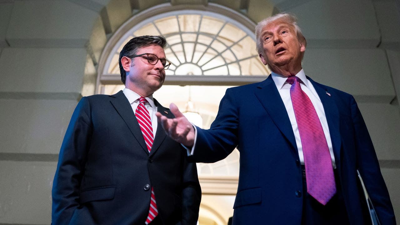 Over 300 economists urge Trump, GOP leaders to extend tax cuts before massive tax hike hits Americans