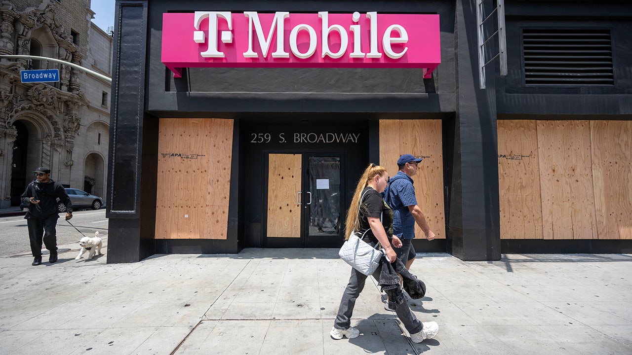 Multiple Los Angeles businesses ransacked during anti-ICE riots