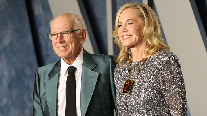 Jimmy Buffett and Jane Slagsvol at the 2023 Vanity Fair‌ Oscar Party