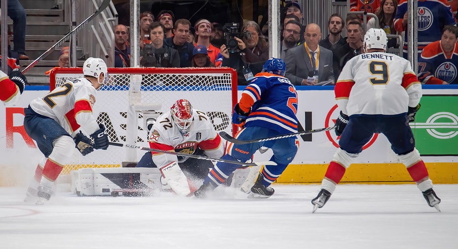 Florida Panthers goalie makes save