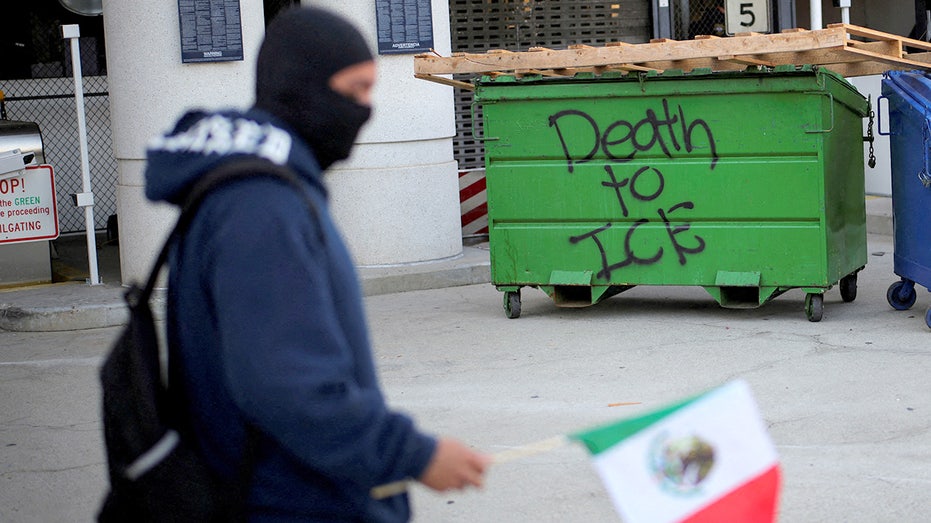 Ice Riot la