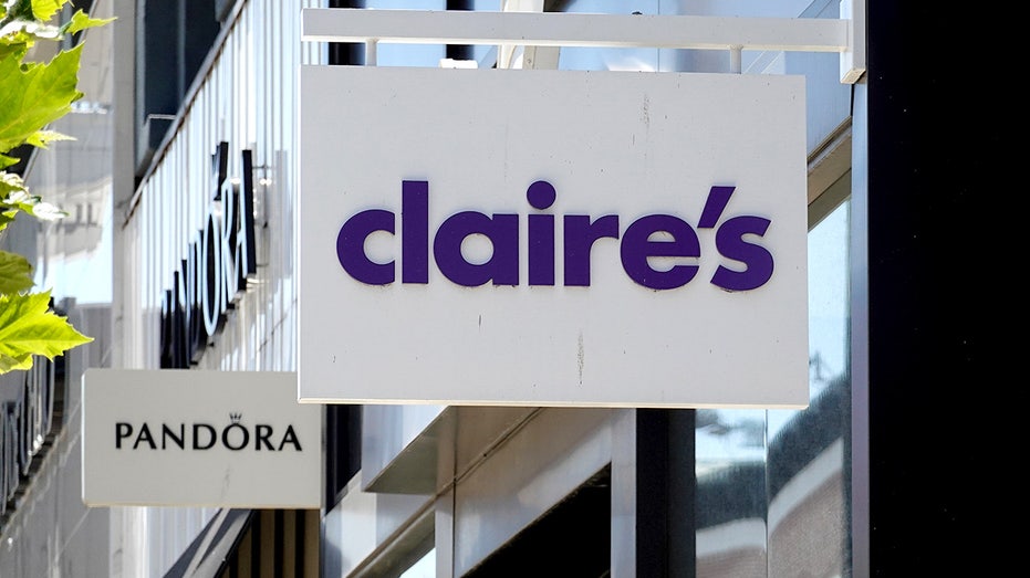 Claire's store in California