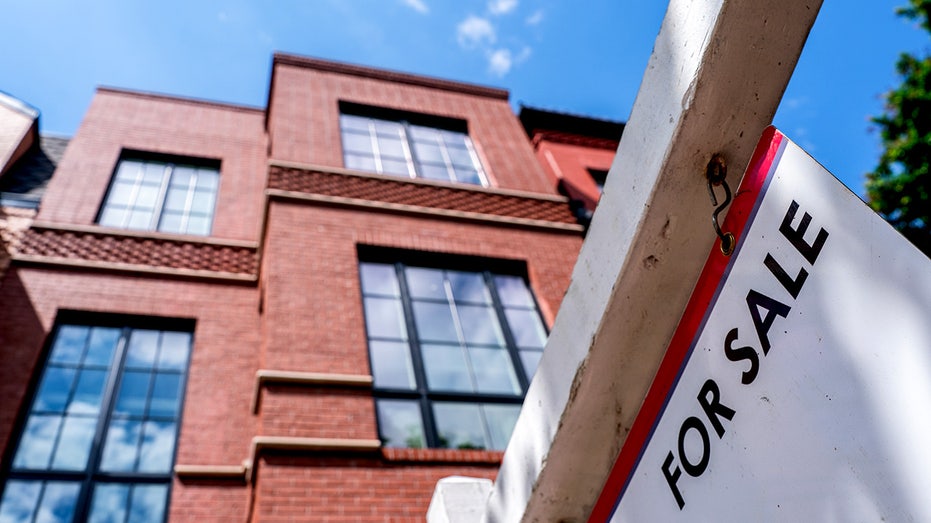 Houses sold according to DC growth like Doge Jobs