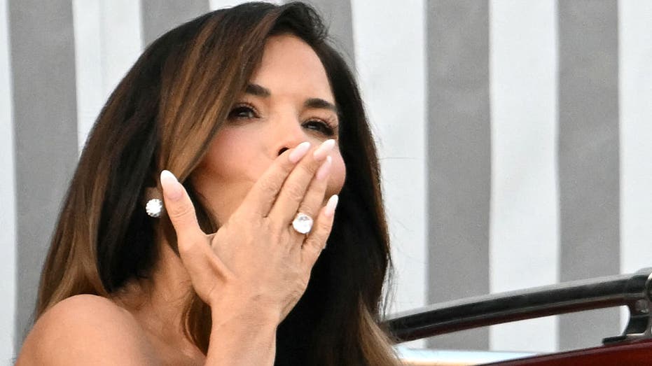 Bezos, Sanchez wedding, engagement ring