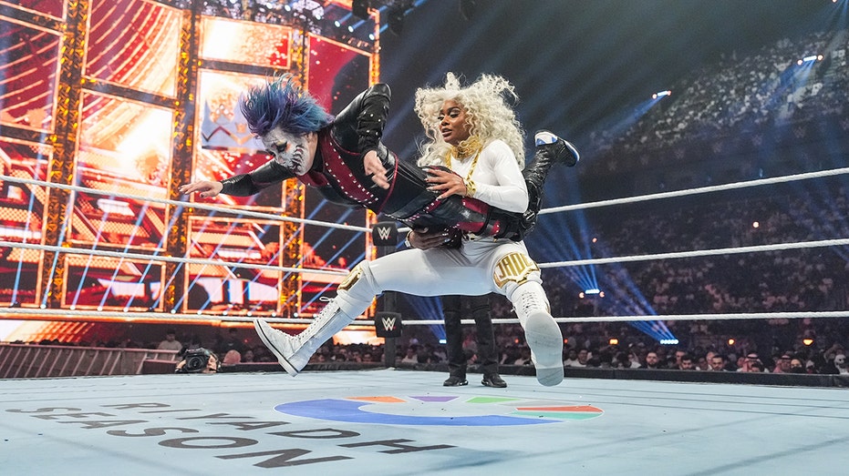 Jade Cargill pins Asuka