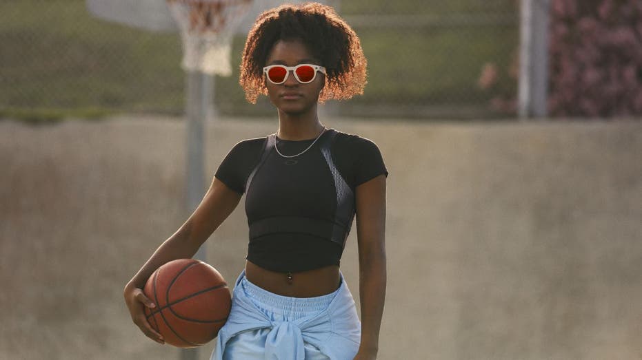 Oakley Meta HSTN glasses