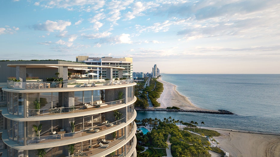 Rivage Resikes Skyline View