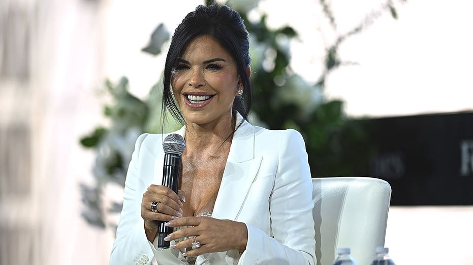 lauren sanchez