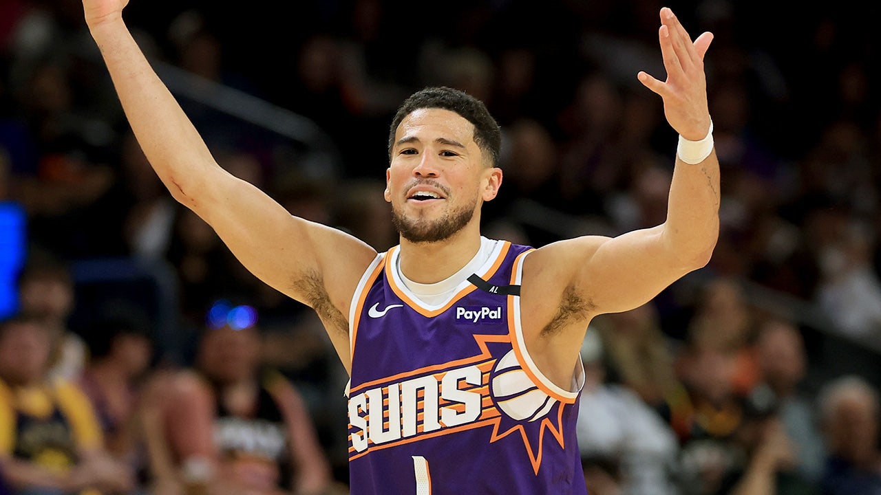 Suns’ Devin Booker signs richest contract extension in NBA history in annual average value: report Suns’ Devin Booker signs richest contract extension in NBA history in annual average value: report