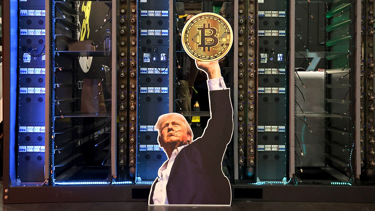 Trump’s media company announces massive B bitcoin investment as shares climb Trump’s media company announces massive B bitcoin investment as shares climb