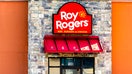 Front Royal, USA - May 27, 2021: Roy Rogers restaurant building store sign serving beef burgers hamburgers, fried chicken and milkshakes in Virginia - Fox Business News