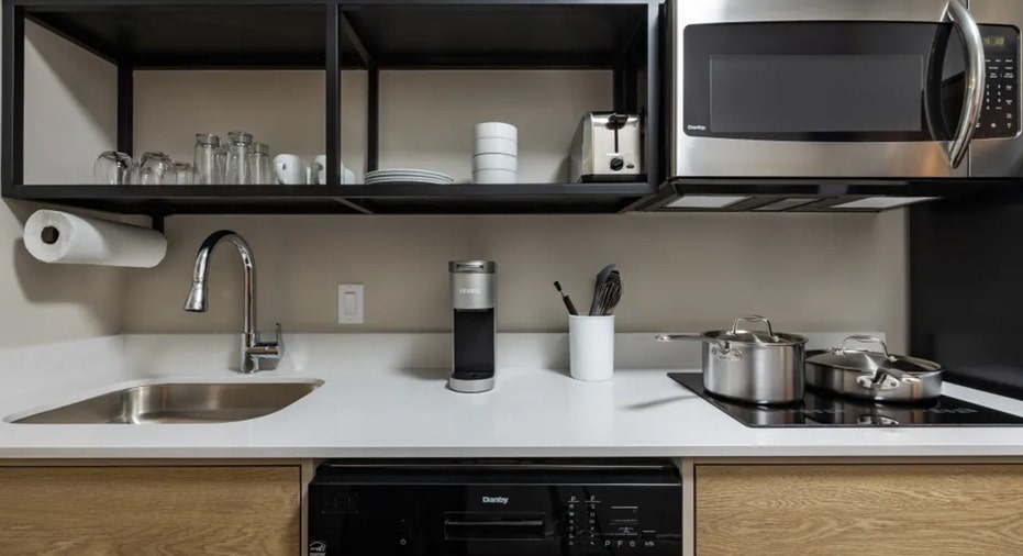 LivSmart Studios by Hilton Tullahoma kitchenette