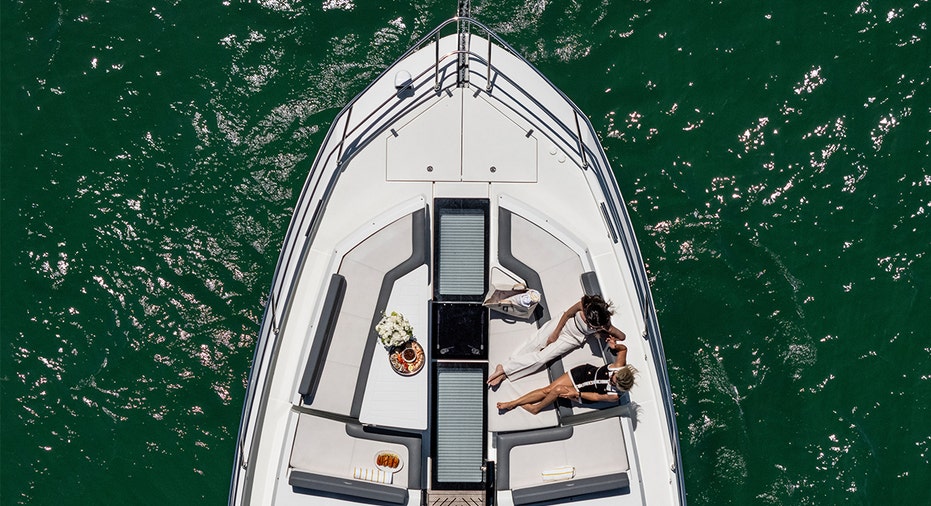 Galeon PorterYacht charter vessel