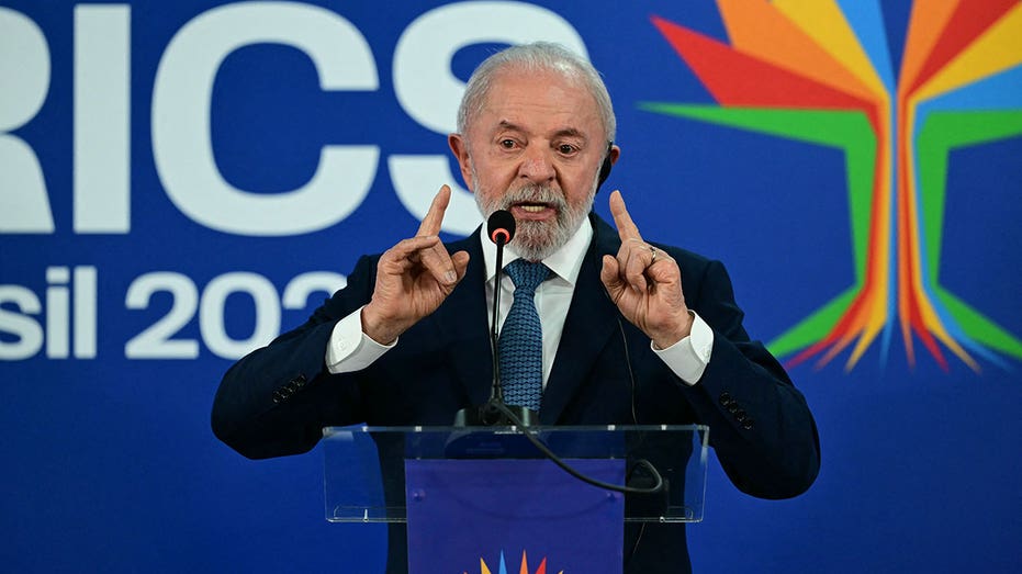 Brazilian President Lula da Silva speaking at podium