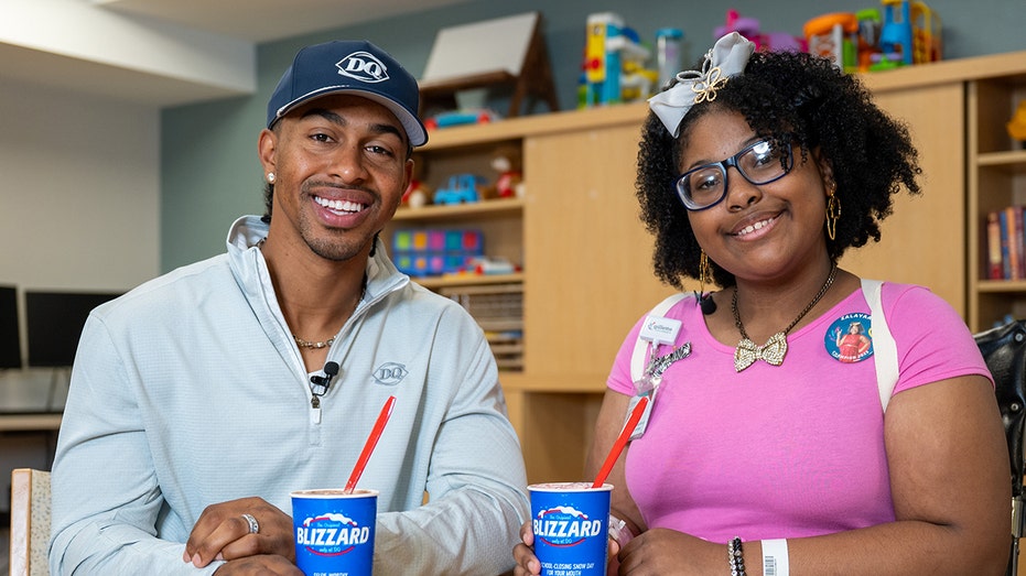 Francisco Lindor and his children's hospital patient smile