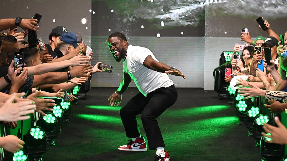 Kevin Hart WWE entrance to fanatic festival