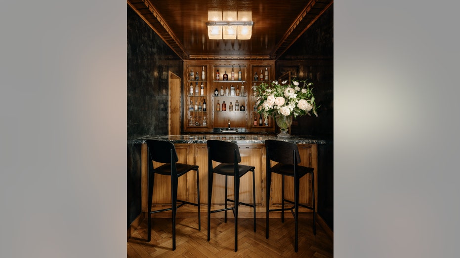 marble and wood bar